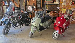 vespas&GS.webp