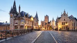 Content Afb 1520-belgie_oost-vlaanderen_gent_vakantie-gent_avond_historisch-gebouw_lichtjes_s...webp