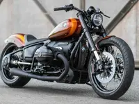 ucc-bmw-r-18---right-side-front-angle-view.webp