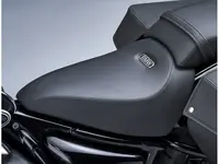 bmw r18 front seat.webp