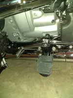 Footpegs_on_2022R18TCFE_005a.webp