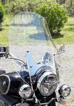 BMW-R18C-windshield-19-B-style-clear-M-Gaffney-close-up-1072x1536.jpeg